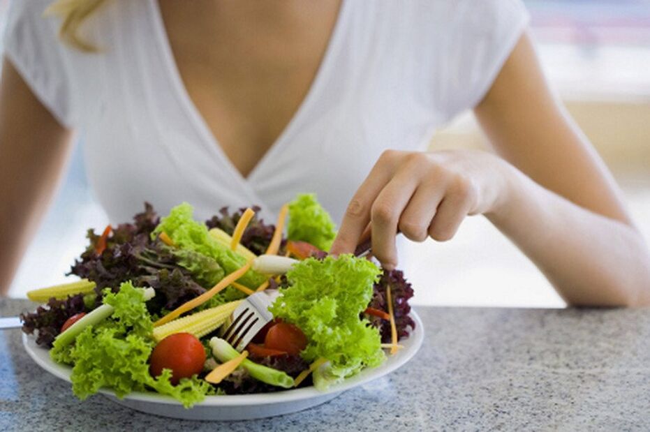 Gastrit için taze sebzelerden kaçınarak haşlanmış veya haşlanmış sebzeler tercih edilmelidir. 